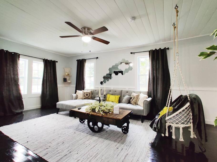 Honeycomb Gem, Beautifully Designed & Near Downtown Τόμασβιλ Εξωτερικό φωτογραφία