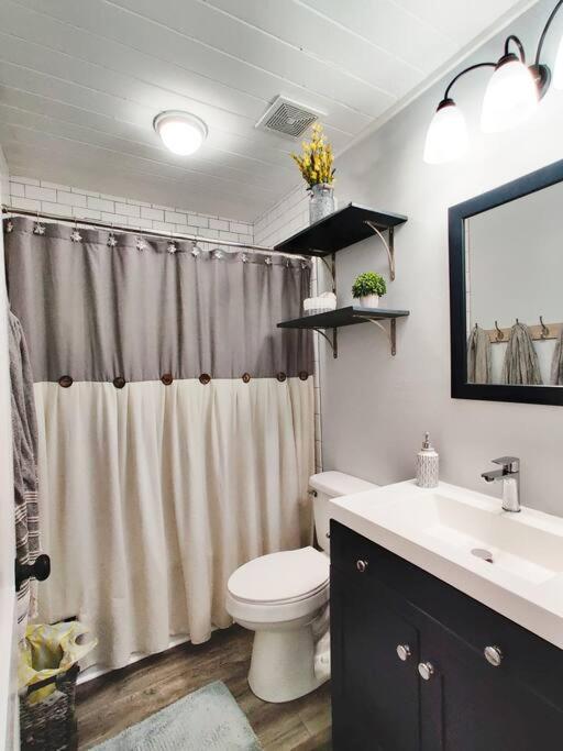 Honeycomb Gem, Beautifully Designed & Near Downtown Τόμασβιλ Εξωτερικό φωτογραφία