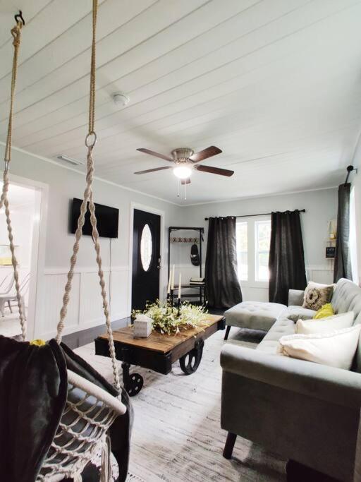 Honeycomb Gem, Beautifully Designed & Near Downtown Τόμασβιλ Εξωτερικό φωτογραφία
